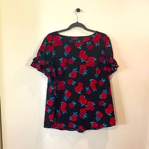 Cute short sleeve blouse with rose pattern